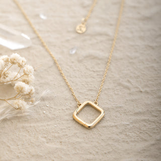 Capture Chain Necklace